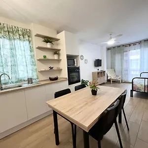 https://casa-melina.tenerifehoteles.net